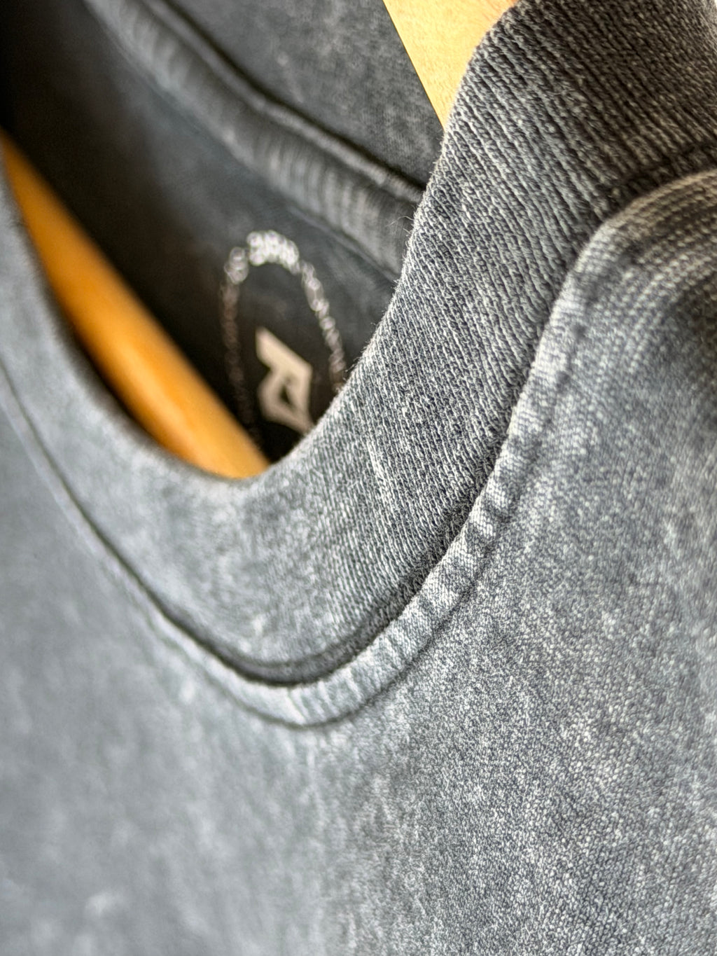 BORDADO // Negro Stonewash