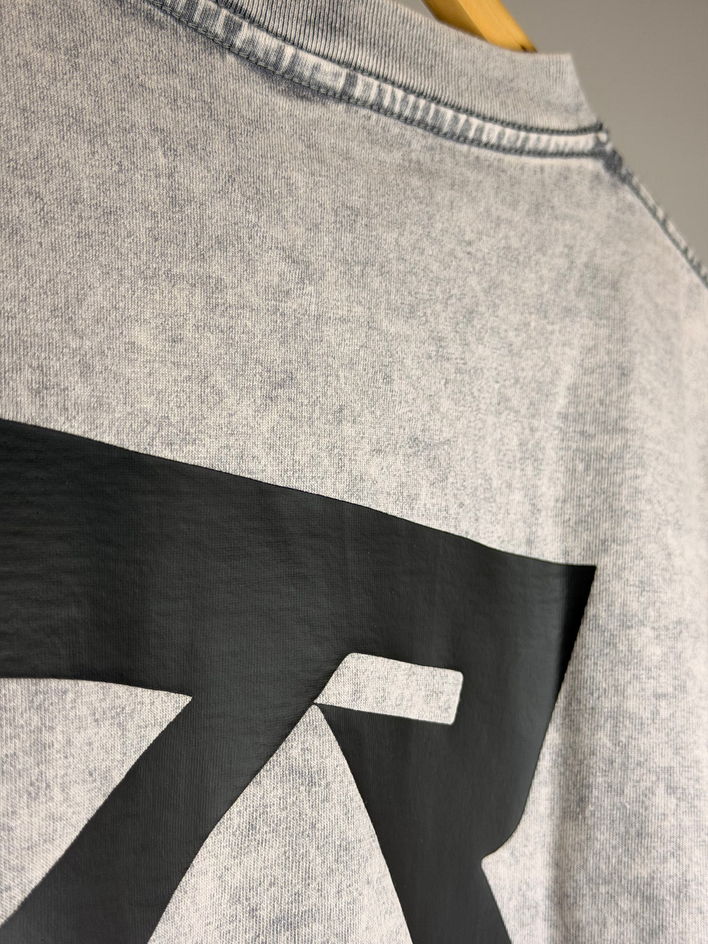 RELIEVE // Gris Jeans