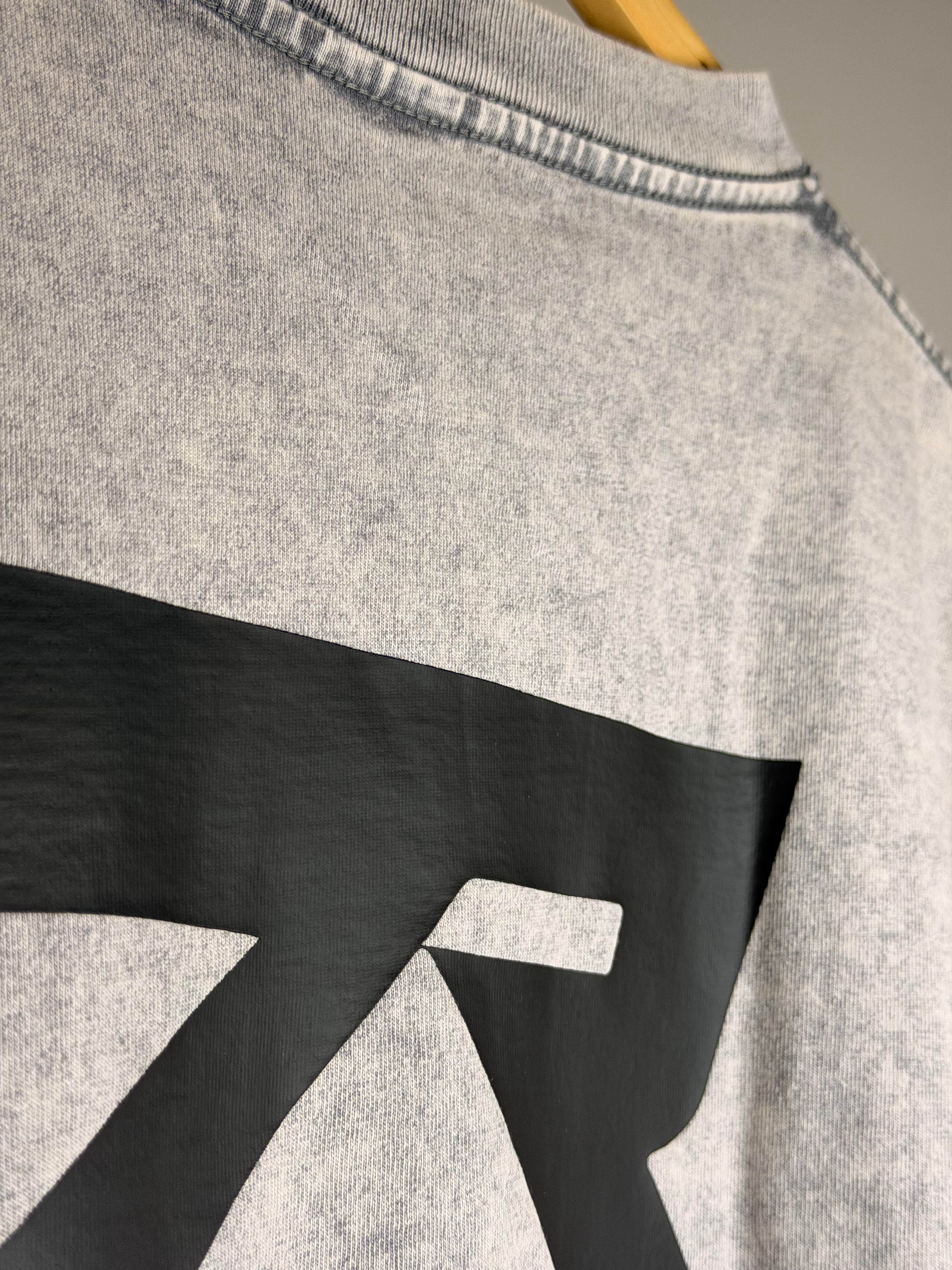 RELIEVE // Gris Jeans